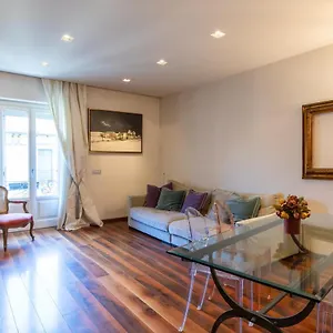 Porta Venezia- Design Apartment, 2-bedrooms, Netflix, Wifi Milan